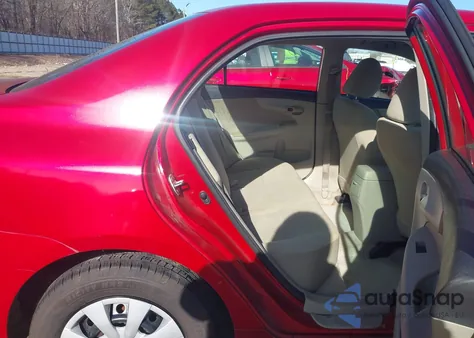 2013 Toyota Corolla L z USA, uszkodzony, nr VIN 5YFBU4EE1DP199094